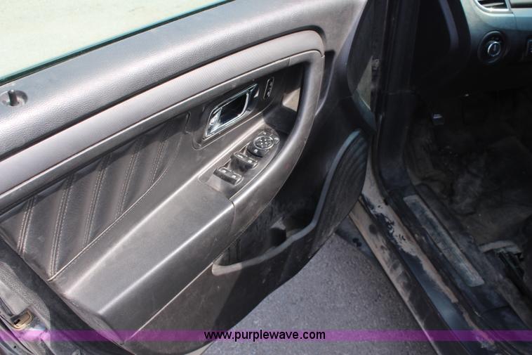 image for item I5975 2013 Ford Taurus Police
