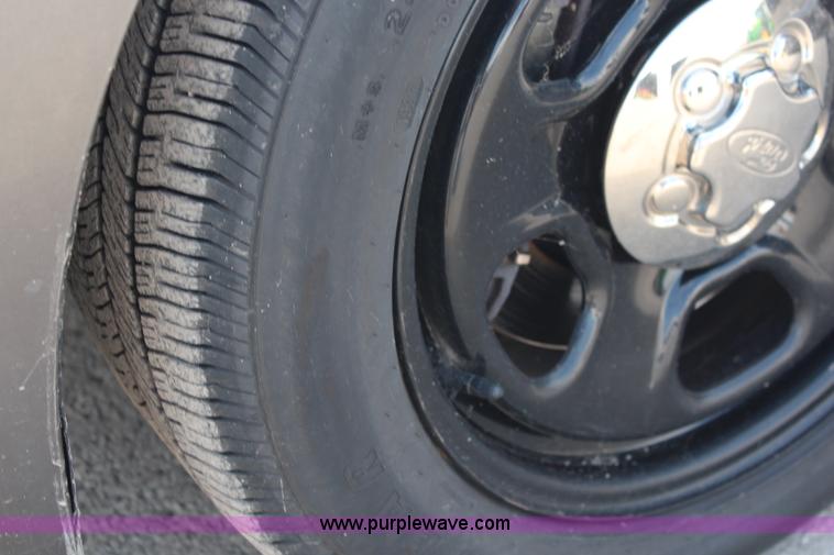 image for item I5975 2013 Ford Taurus Police