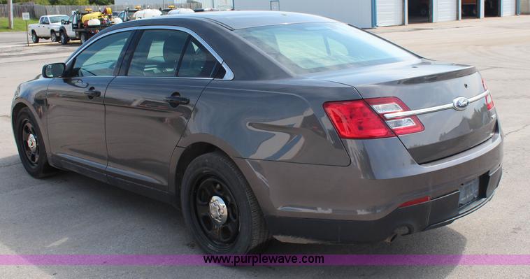 image for item I5976 2013 Ford Taurus Police