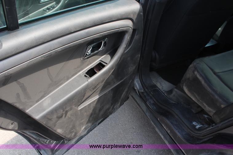 image for item I5976 2013 Ford Taurus Police