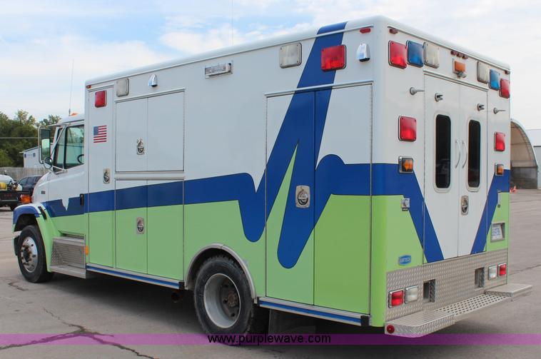 image for item I5986 1998 Freightliner FL60 ambulance