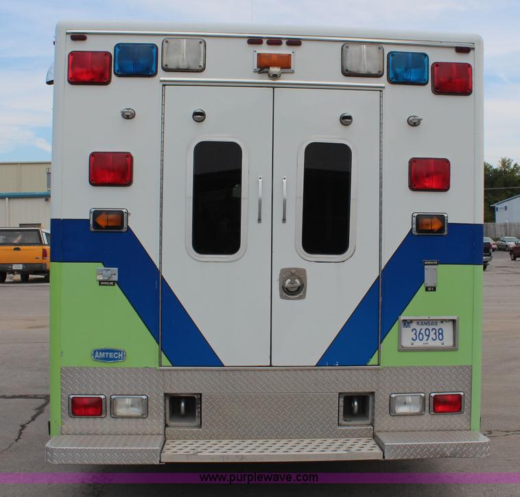 image for item I5986 1998 Freightliner FL60 ambulance