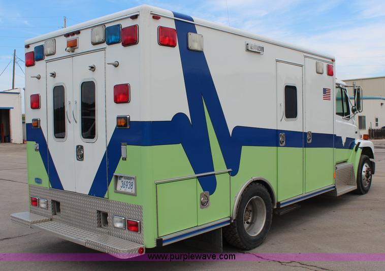 image for item I5986 1998 Freightliner FL60 ambulance
