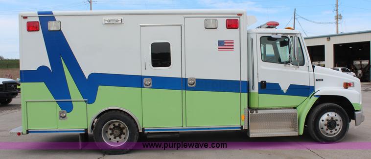 image for item I5986 1998 Freightliner FL60 ambulance