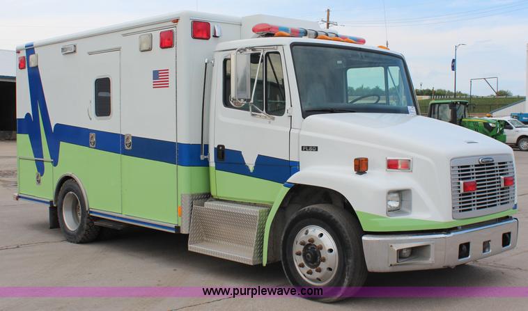 image for item I5986 1998 Freightliner FL60 ambulance