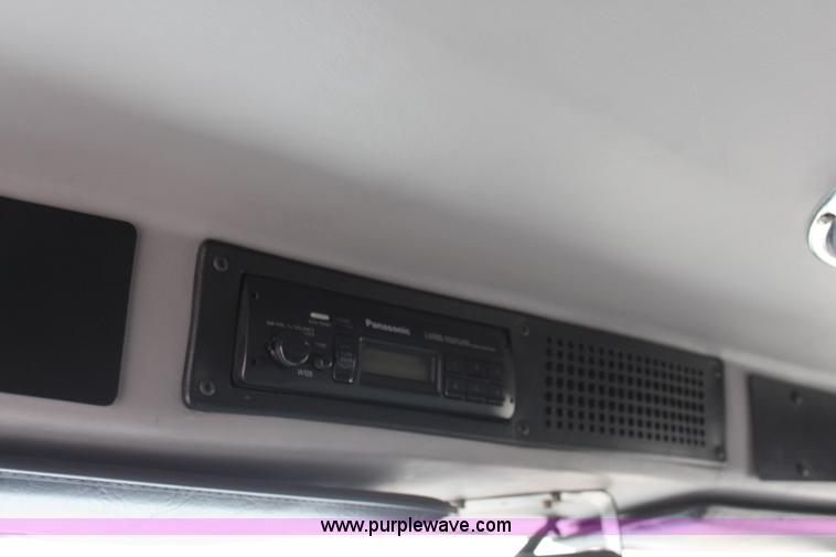 image for item I5986 1998 Freightliner FL60 ambulance