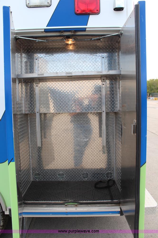 image for item I5986 1998 Freightliner FL60 ambulance