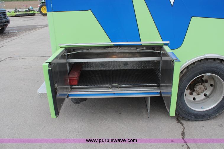 image for item I5986 1998 Freightliner FL60 ambulance