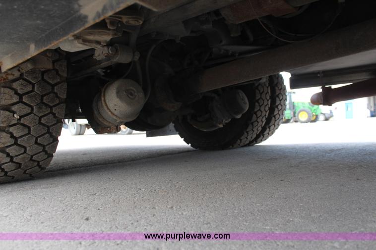 image for item I5986 1998 Freightliner FL60 ambulance