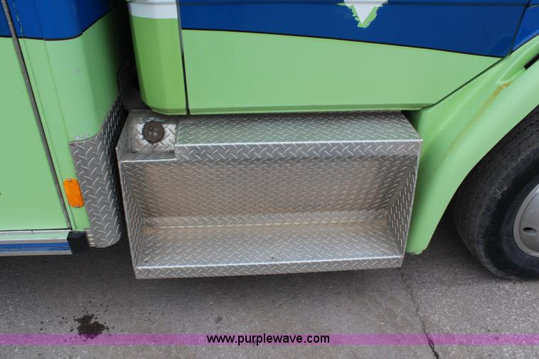image for item I5986 1998 Freightliner FL60 ambulance