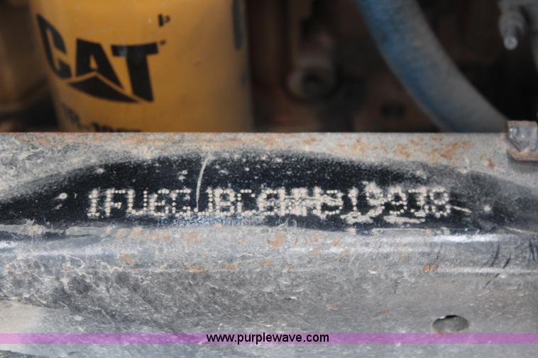 image for item I5986 1998 Freightliner FL60 ambulance