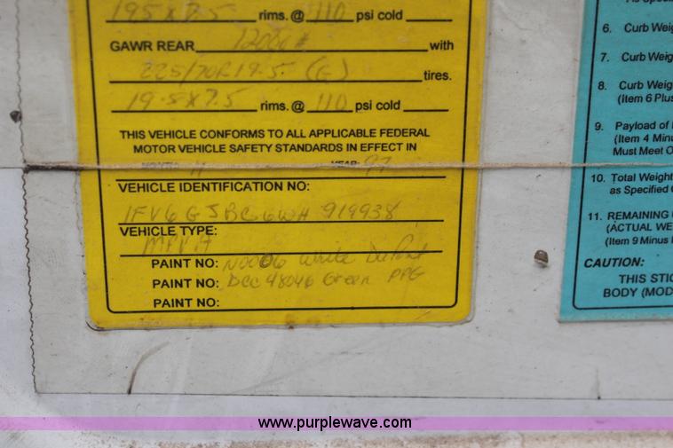 image for item I5986 1998 Freightliner FL60 ambulance