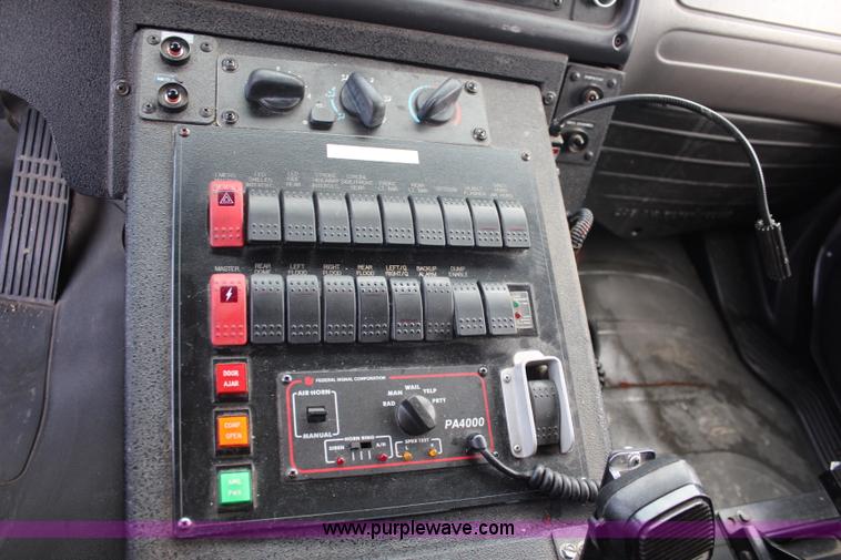 image for item I5988 2005 Freightliner Business Class M2 ambulance