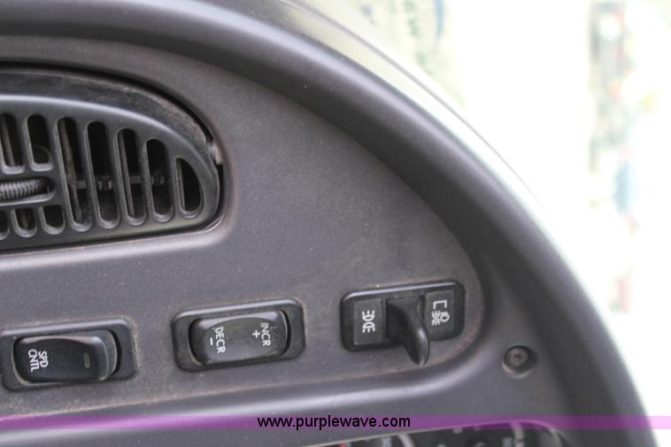 image for item I5988 2005 Freightliner Business Class M2 ambulance