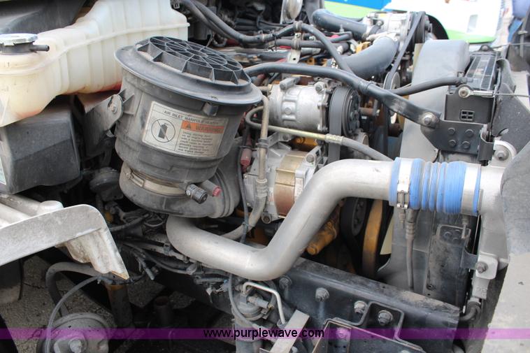 image for item I5988 2005 Freightliner Business Class M2 ambulance