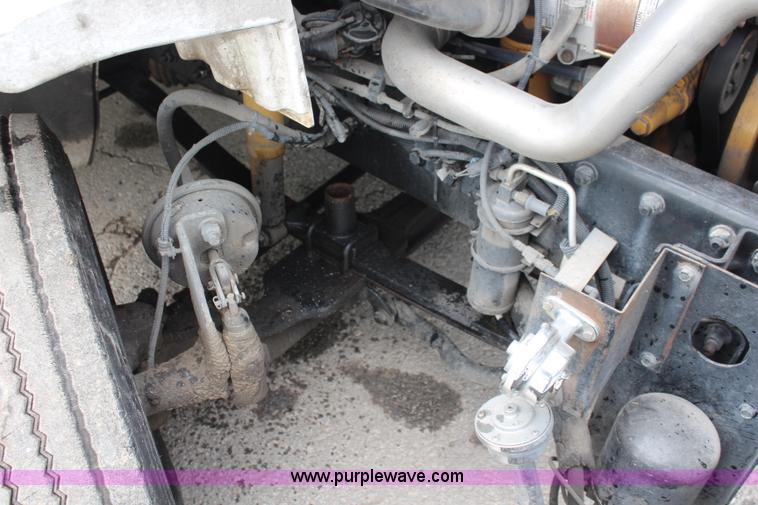 image for item I5988 2005 Freightliner Business Class M2 ambulance