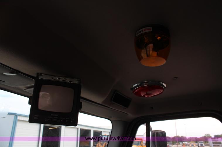 image for item I5988 2005 Freightliner Business Class M2 ambulance