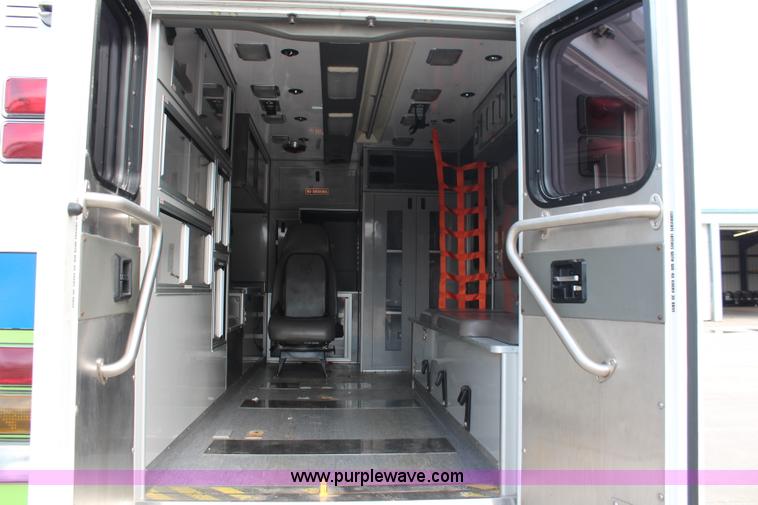image for item I5988 2005 Freightliner Business Class M2 ambulance