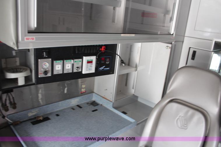 image for item I5988 2005 Freightliner Business Class M2 ambulance