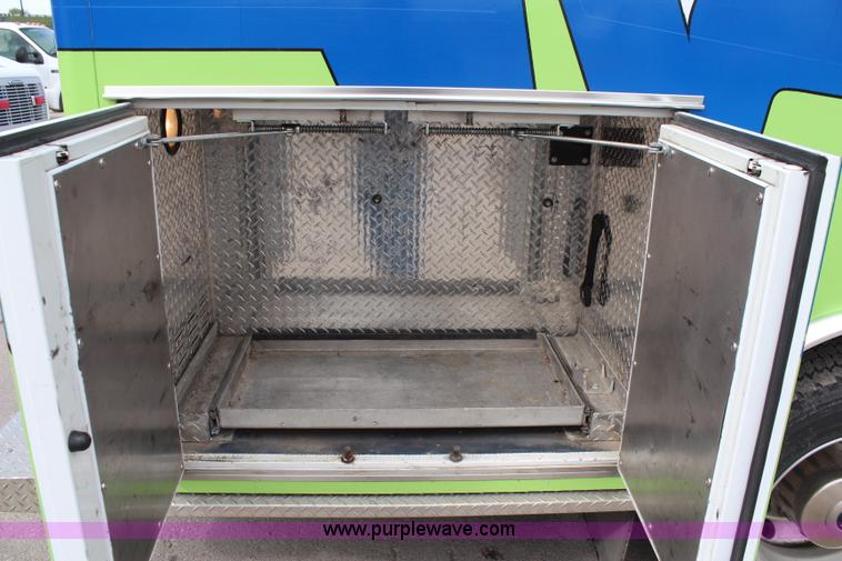 image for item I5988 2005 Freightliner Business Class M2 ambulance