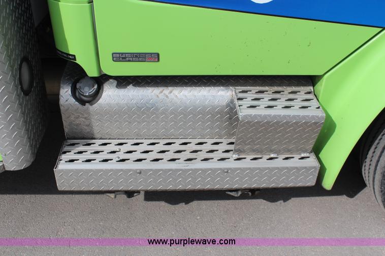 image for item I5988 2005 Freightliner Business Class M2 ambulance