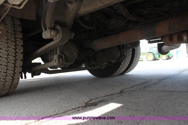 image for item I5988 2005 Freightliner Business Class M2 ambulance