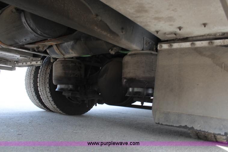 image for item I5988 2005 Freightliner Business Class M2 ambulance