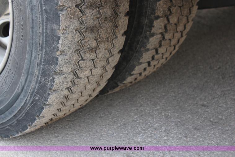 image for item I5988 2005 Freightliner Business Class M2 ambulance