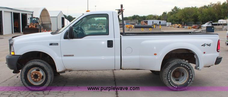 image for item I5989 2003 Ford F350 Super Duty XL pickup truck