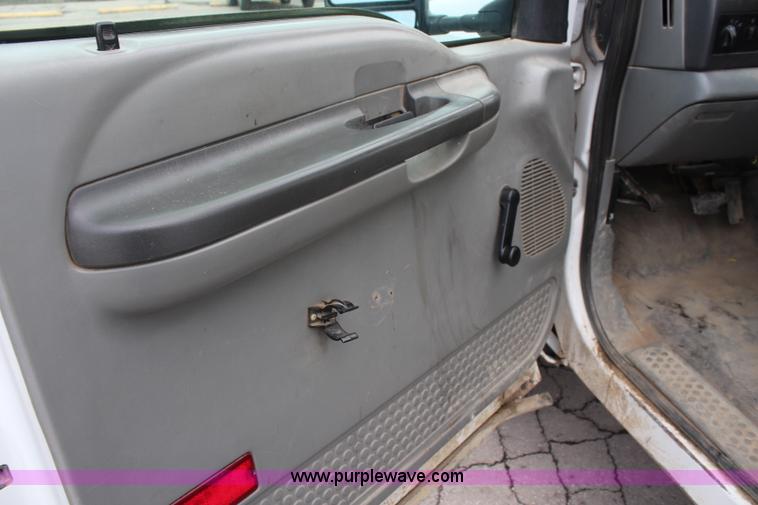 image for item I5989 2003 Ford F350 Super Duty XL pickup truck