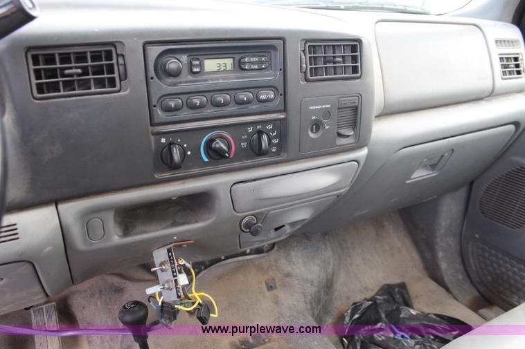 image for item I5989 2003 Ford F350 Super Duty XL pickup truck