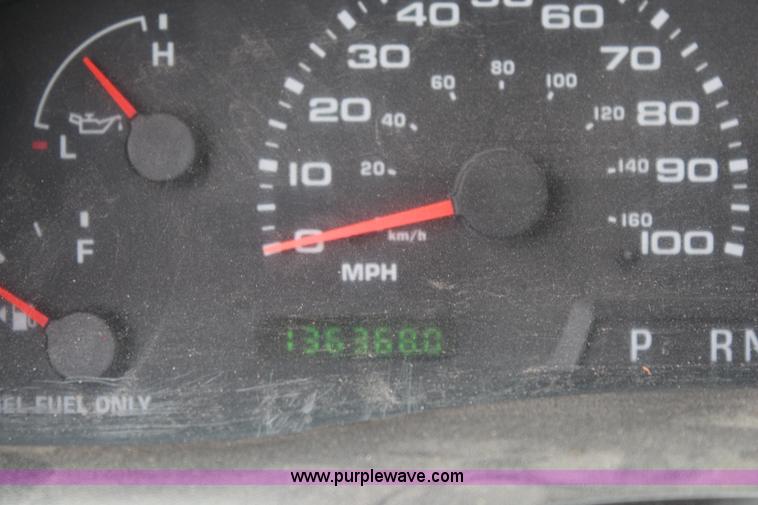 image for item I5989 2003 Ford F350 Super Duty XL pickup truck