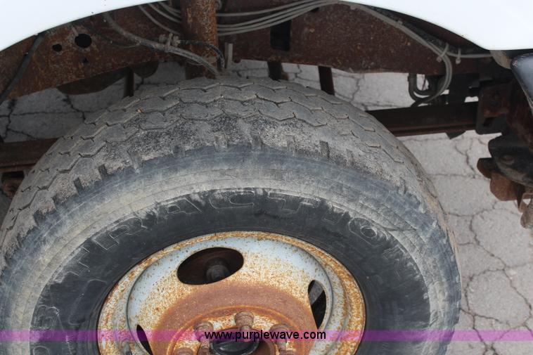 image for item I5989 2003 Ford F350 Super Duty XL pickup truck