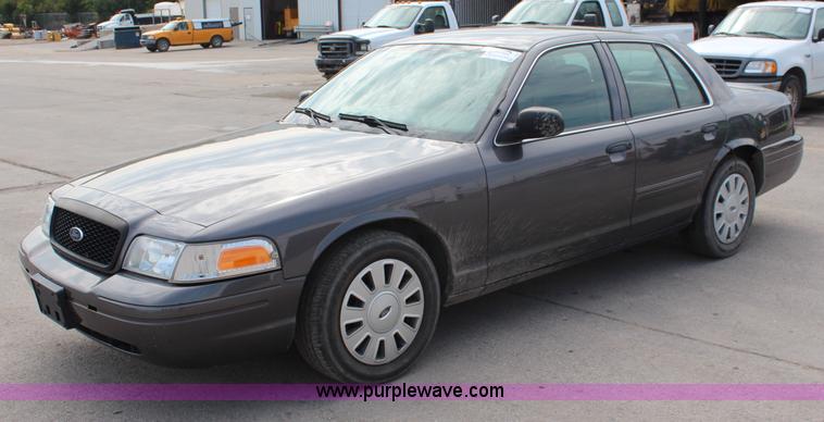 image for item I5996 2011 Ford Crown Victoria Police Interceptor