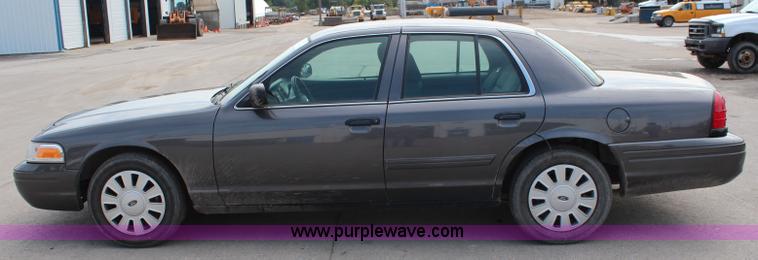 image for item I5996 2011 Ford Crown Victoria Police Interceptor