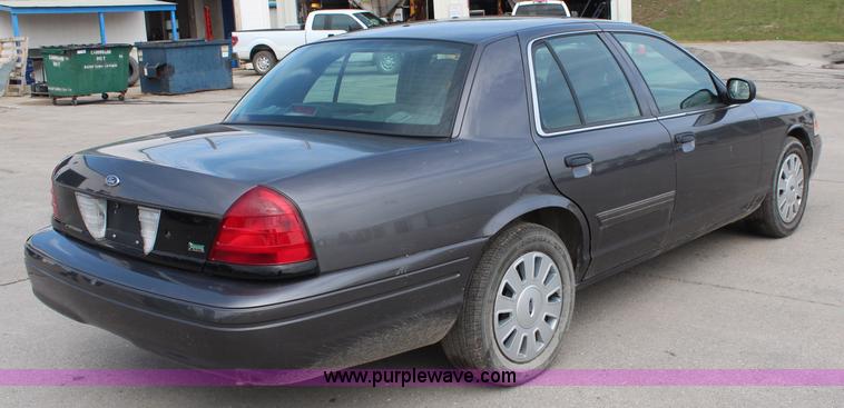 image for item I5996 2011 Ford Crown Victoria Police Interceptor