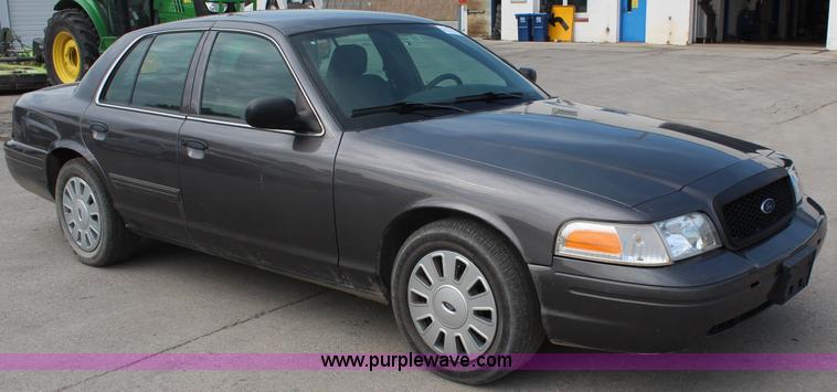 image for item I5996 2011 Ford Crown Victoria Police Interceptor