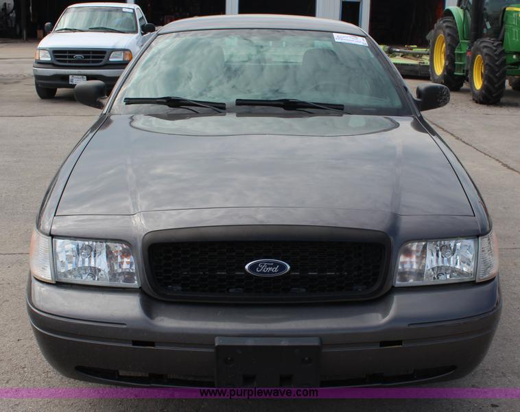 image for item I5996 2011 Ford Crown Victoria Police Interceptor