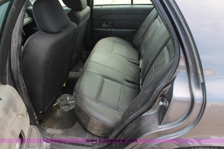 image for item I5996 2011 Ford Crown Victoria Police Interceptor