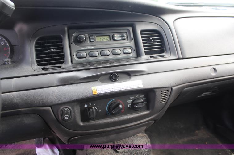 image for item I5996 2011 Ford Crown Victoria Police Interceptor