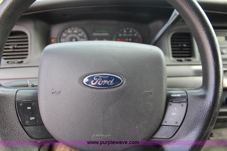 image for item I5996 2011 Ford Crown Victoria Police Interceptor