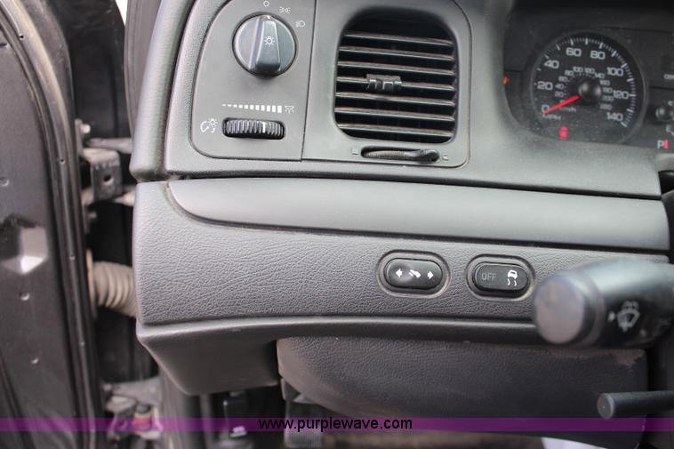 image for item I5996 2011 Ford Crown Victoria Police Interceptor