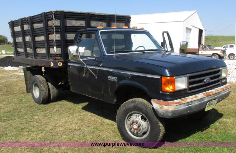 image for item I8936 1988 Ford F350 dump flatbed truck
