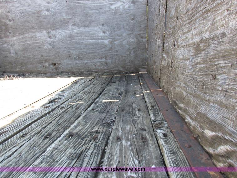 image for item I8936 1988 Ford F350 dump flatbed truck