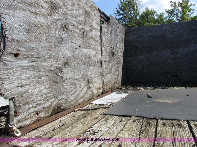 image for item I8936 1988 Ford F350 dump flatbed truck