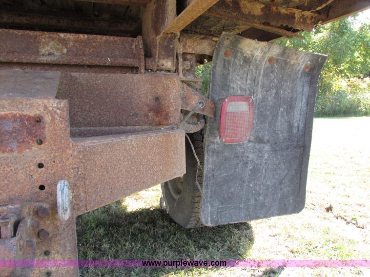 image for item I8936 1988 Ford F350 dump flatbed truck