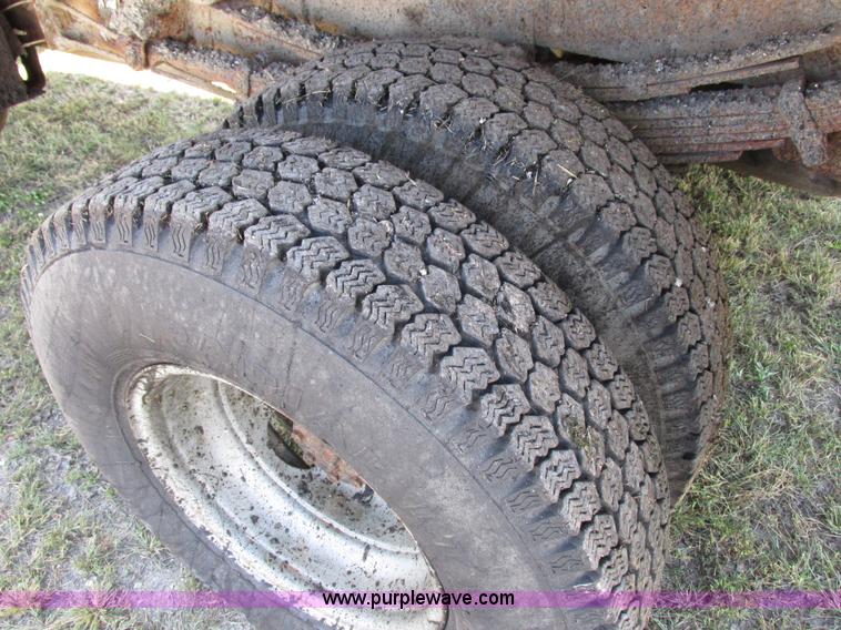 image for item I8936 1988 Ford F350 dump flatbed truck