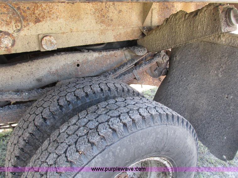 image for item I8936 1988 Ford F350 dump flatbed truck