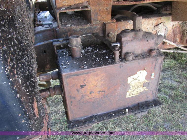 image for item I8936 1988 Ford F350 dump flatbed truck