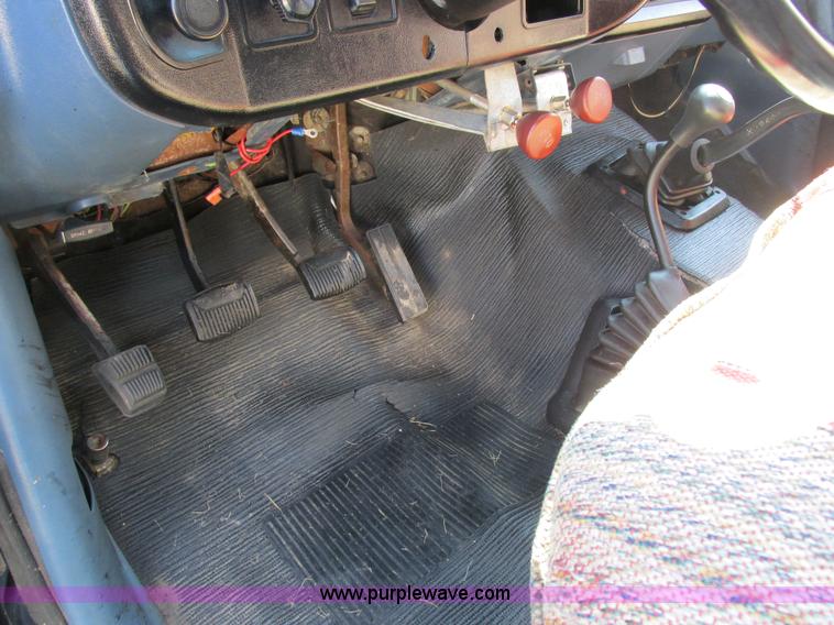 image for item I8936 1988 Ford F350 dump flatbed truck